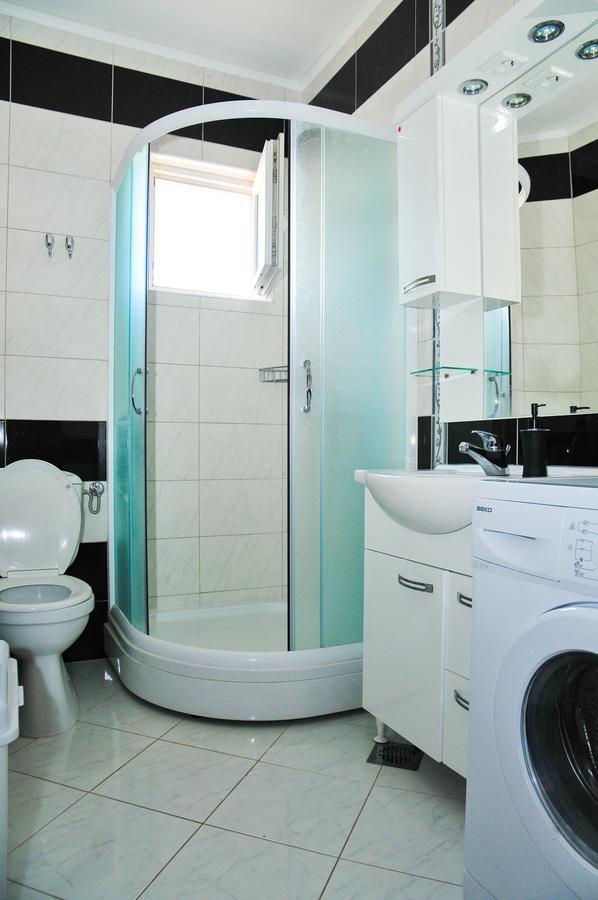 Apartmani Bulajic Tivat Exteriör bild