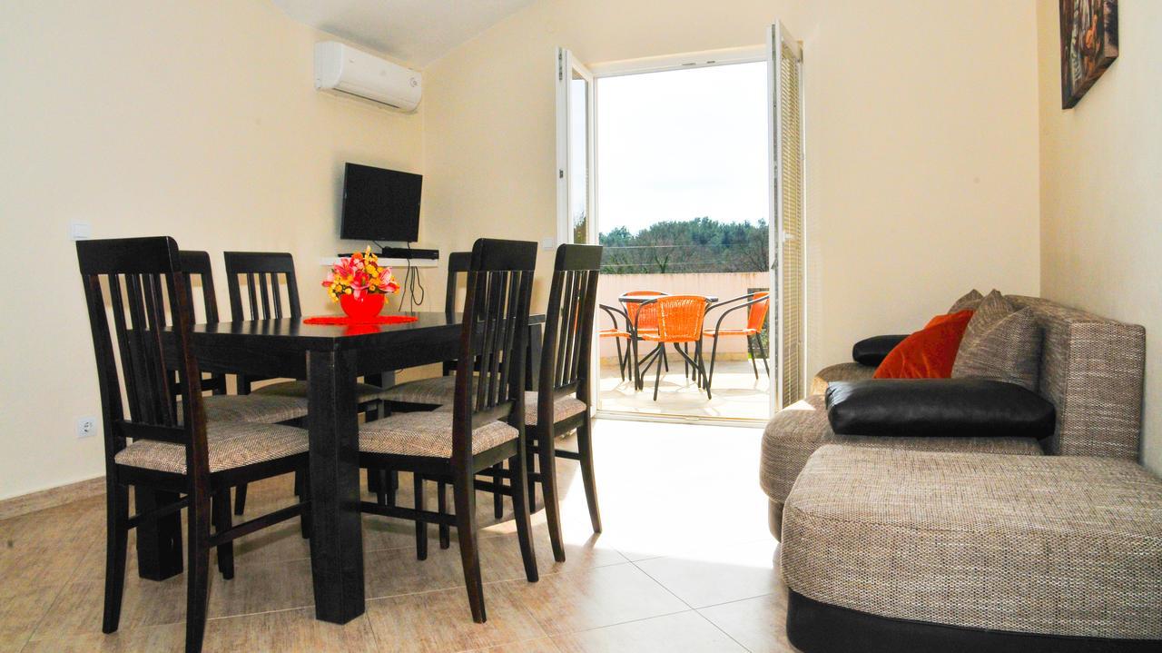 Apartmani Bulajic Tivat Exteriör bild