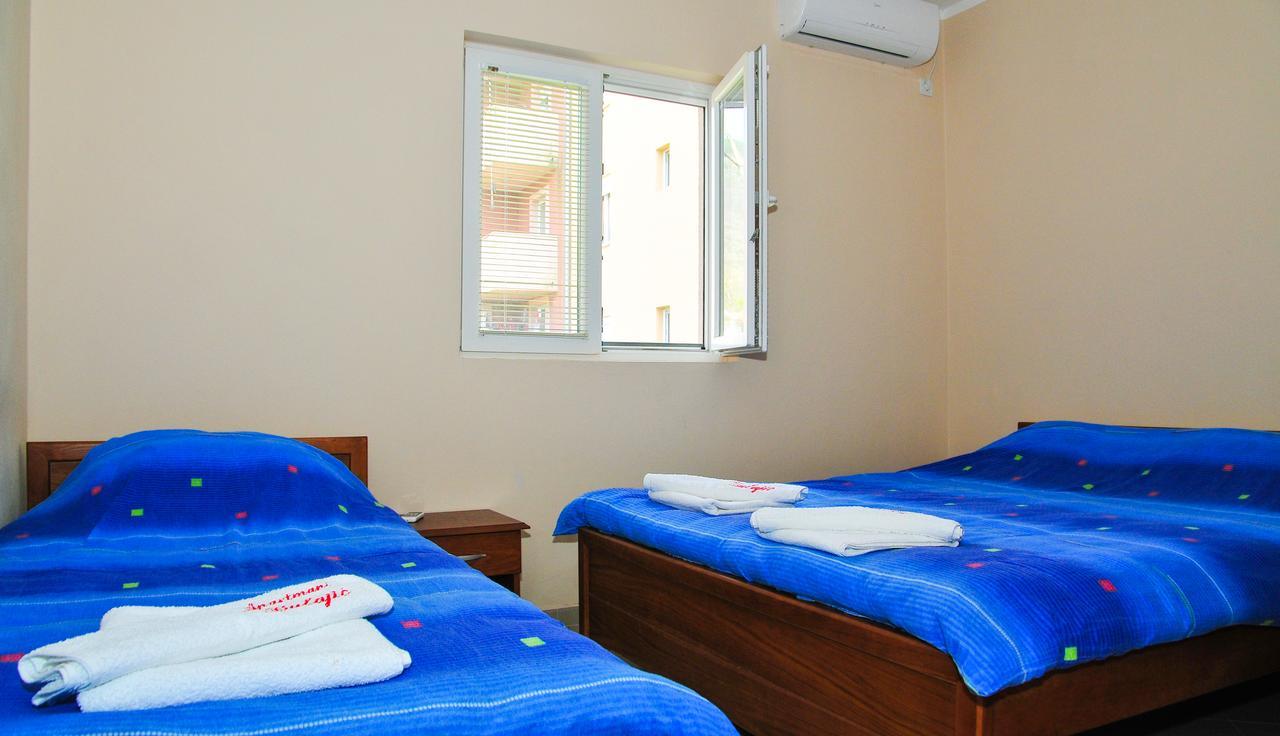 Apartmani Bulajic Tivat Exteriör bild