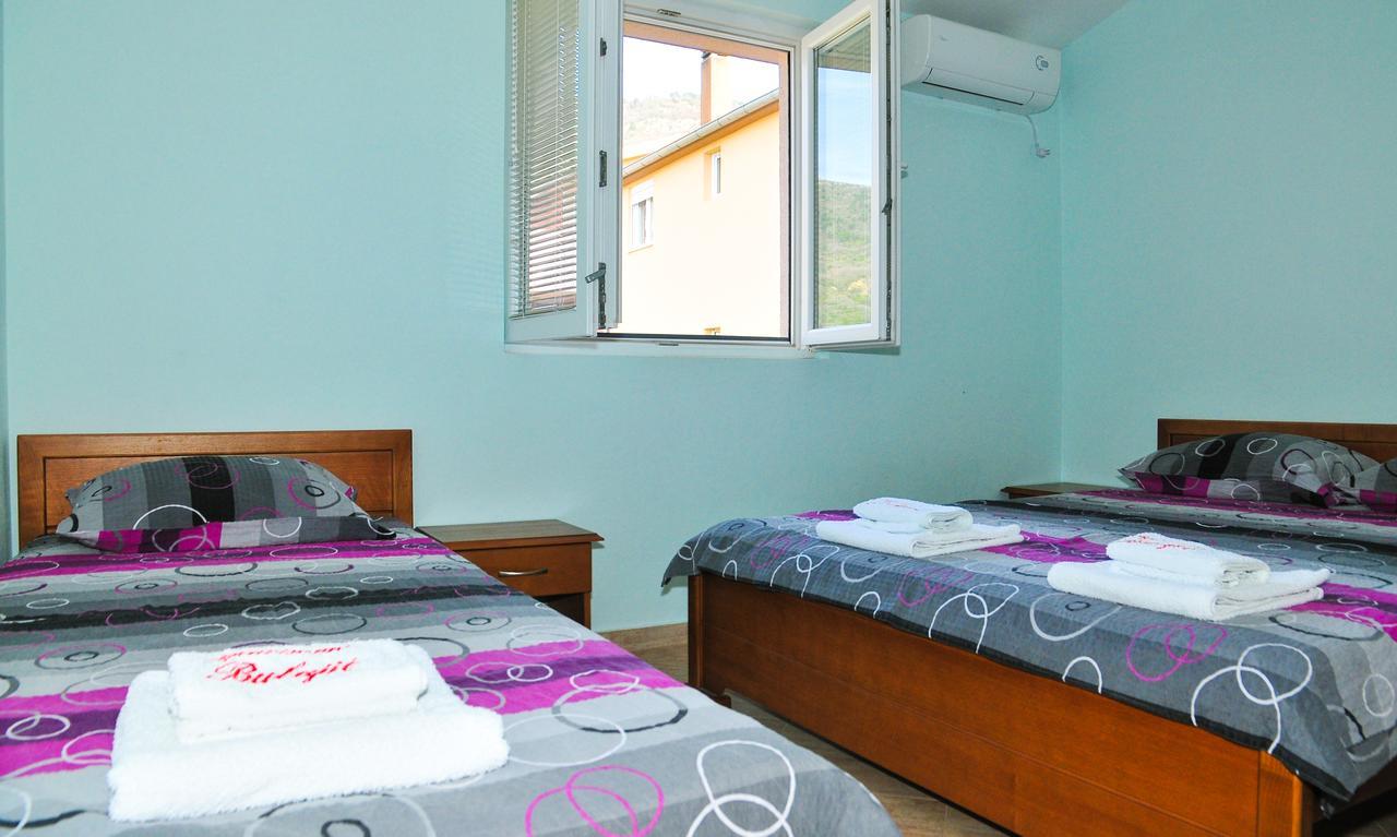 Apartmani Bulajic Tivat Exteriör bild